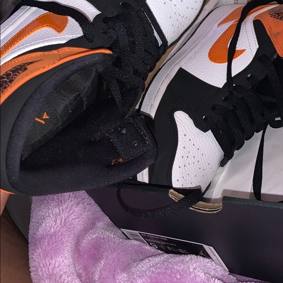 jordan 1 mid shattered backboards